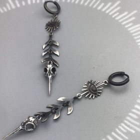 Fish Tail Raven Skull Punk Earrings (Color: A silver)