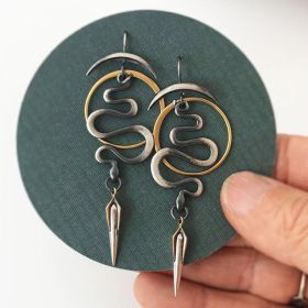 Fish Tail Raven Skull Punk Earrings (Color: B silver)